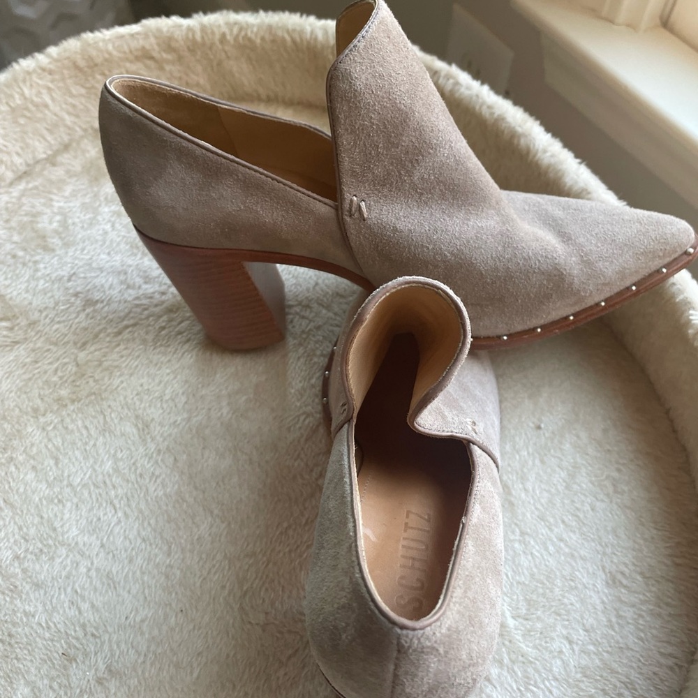 Schutz Suede Woman’s Shoes in Sz 7 with a leather Sole - Picture 8 of 10